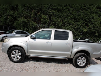 Used Toyota Hilux 2011 for sale - 79464763: Photo