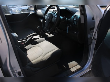 Used Nissan Navara 2014 for sale - 79236181: Photo