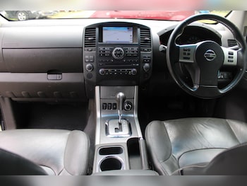 Used Nissan Navara 2014 for sale - 78868163: Photo