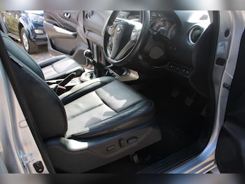 Used Nissan Navara 2018 for sale - 79532464: Photo