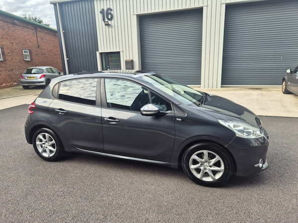 Used Peugeot 208 2014 for sale - 76129265: Photo 13