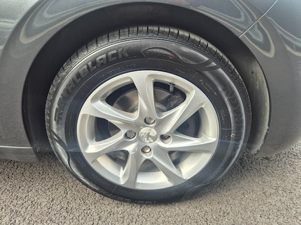 Used Peugeot 208 2014 for sale - 76129265: Photo 14