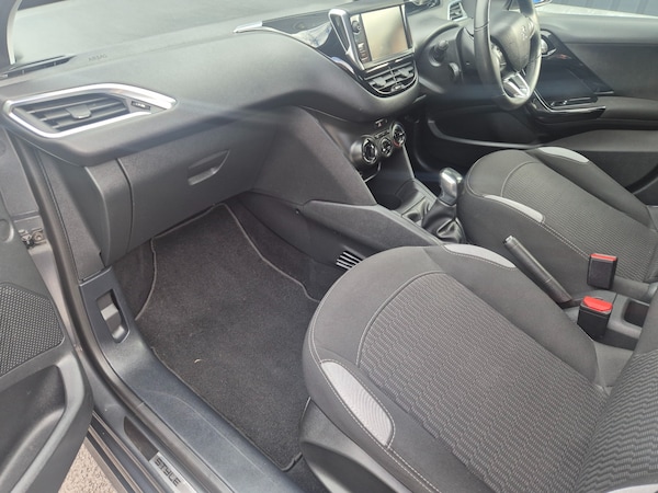 Used Peugeot 208 2014 for sale - 76129265: Photo 18
