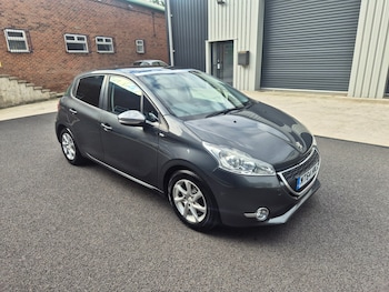 Peugeot - 208