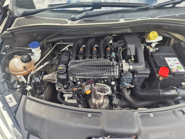 Used Peugeot 208 2014 for sale - 76129265: Photo 25