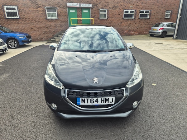Used Peugeot 208 2014 for sale - 76129265: Photo 3