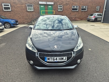 Used Peugeot 208 2014 for sale - 76129265: Photo 3