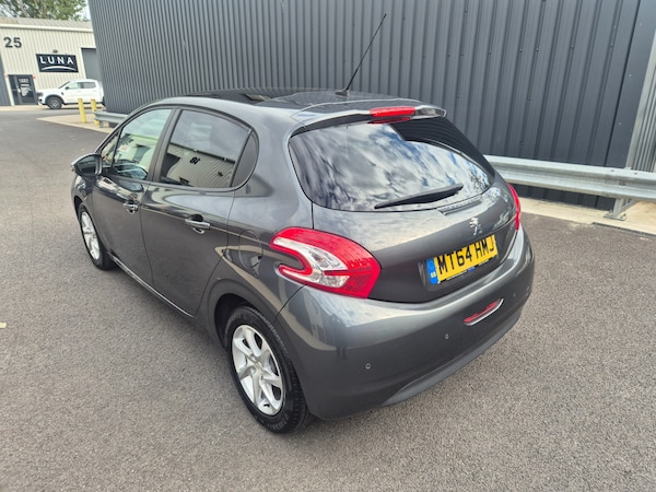 Used Peugeot 208 2014 for sale - 76129265: Photo 8