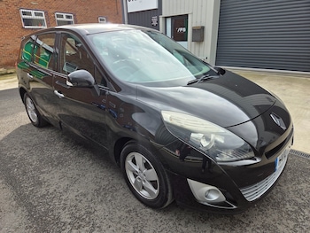 2010 (10) - 1.9 dCi Dynamique TomTom 5dr