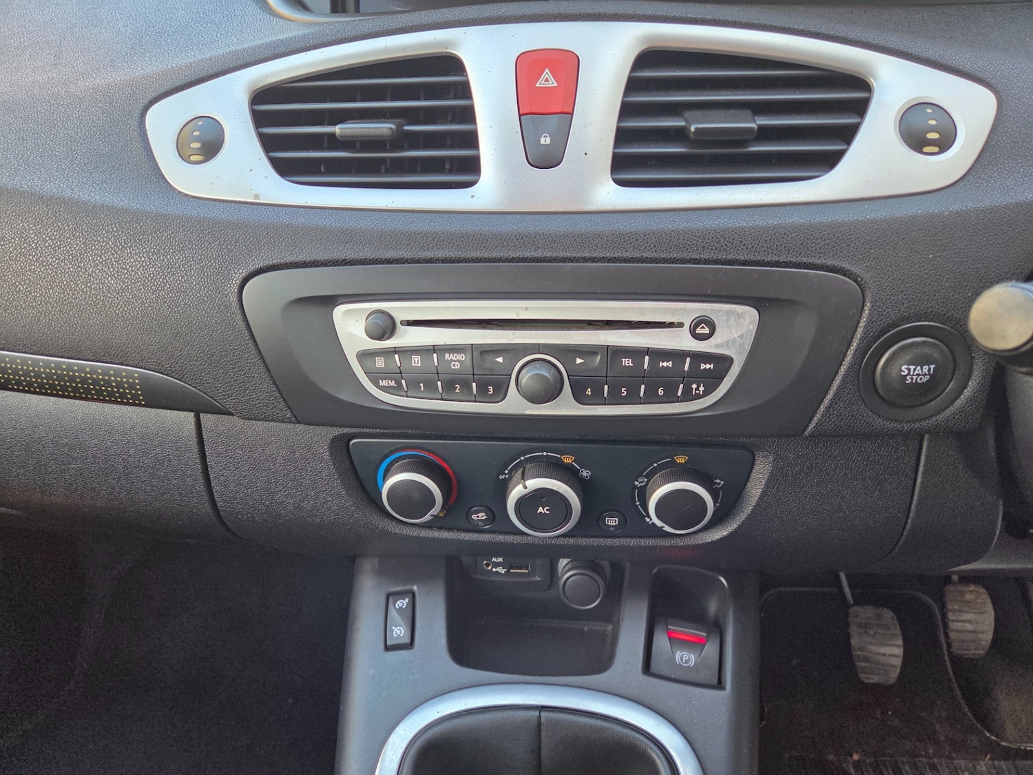 Used Renault Grand Scenic 2010 for sale - 77661890: Photo 30