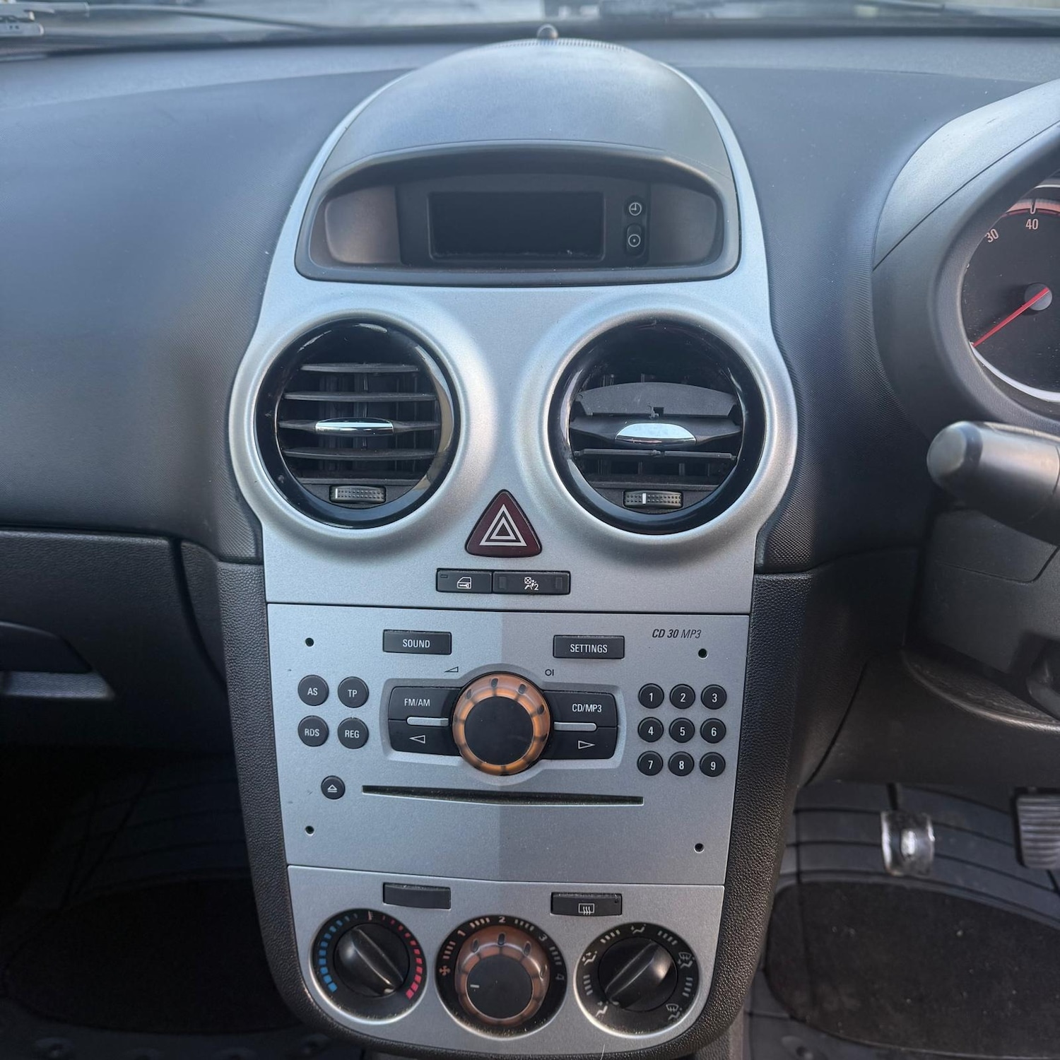 Used Vauxhall Corsa 2007 for sale - 77366844: Photo 17