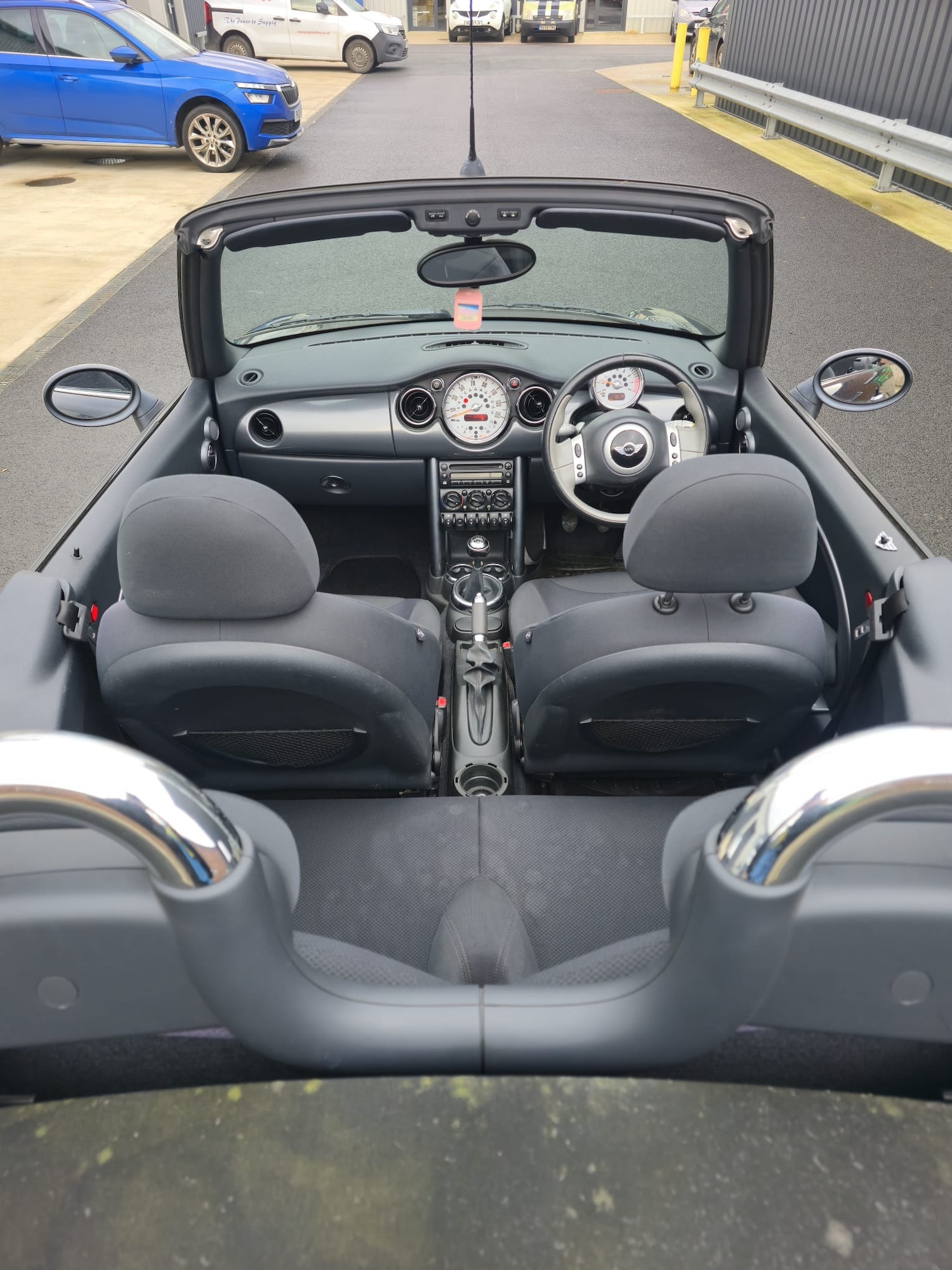 Used MINI Convertible 2007 for sale - 77360869: Photo 10