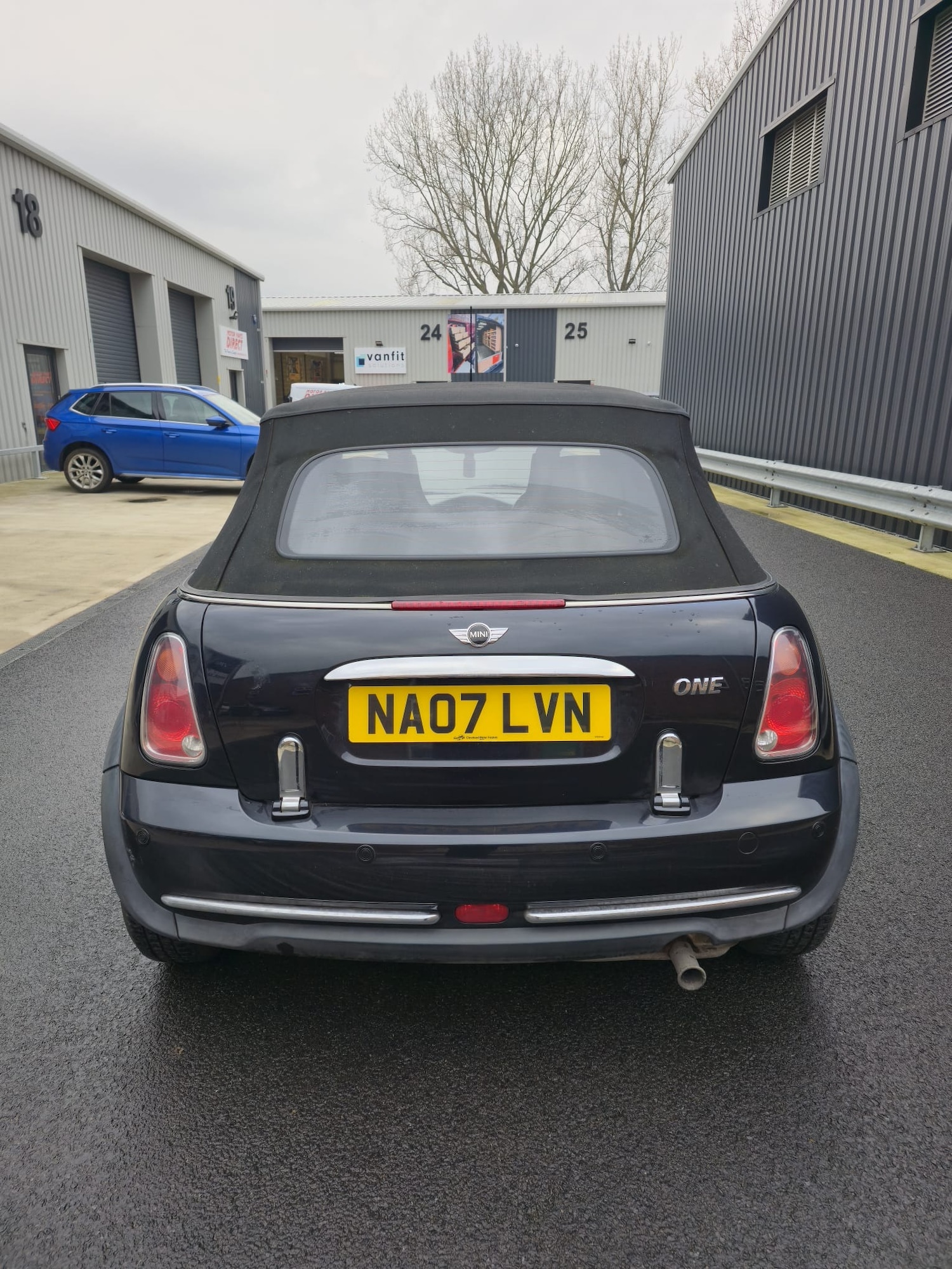 Used MINI Convertible 2007 for sale - 77360869: Photo 4