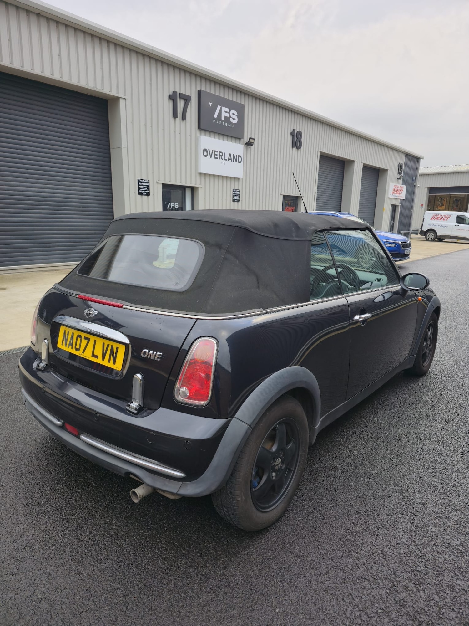 Used MINI Convertible 2007 for sale - 77360869: Photo 5