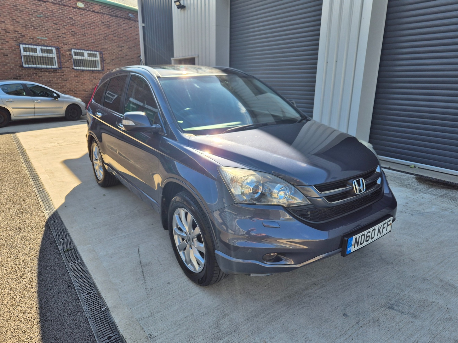 Used Honda CR-V 2010 for sale - 76128857: Photo 2