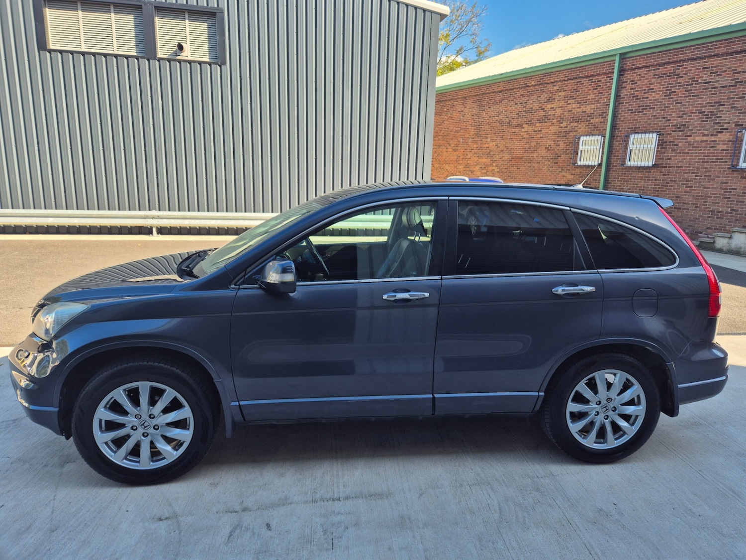 Used Honda CR-V 2010 for sale - 76128857: Photo 8