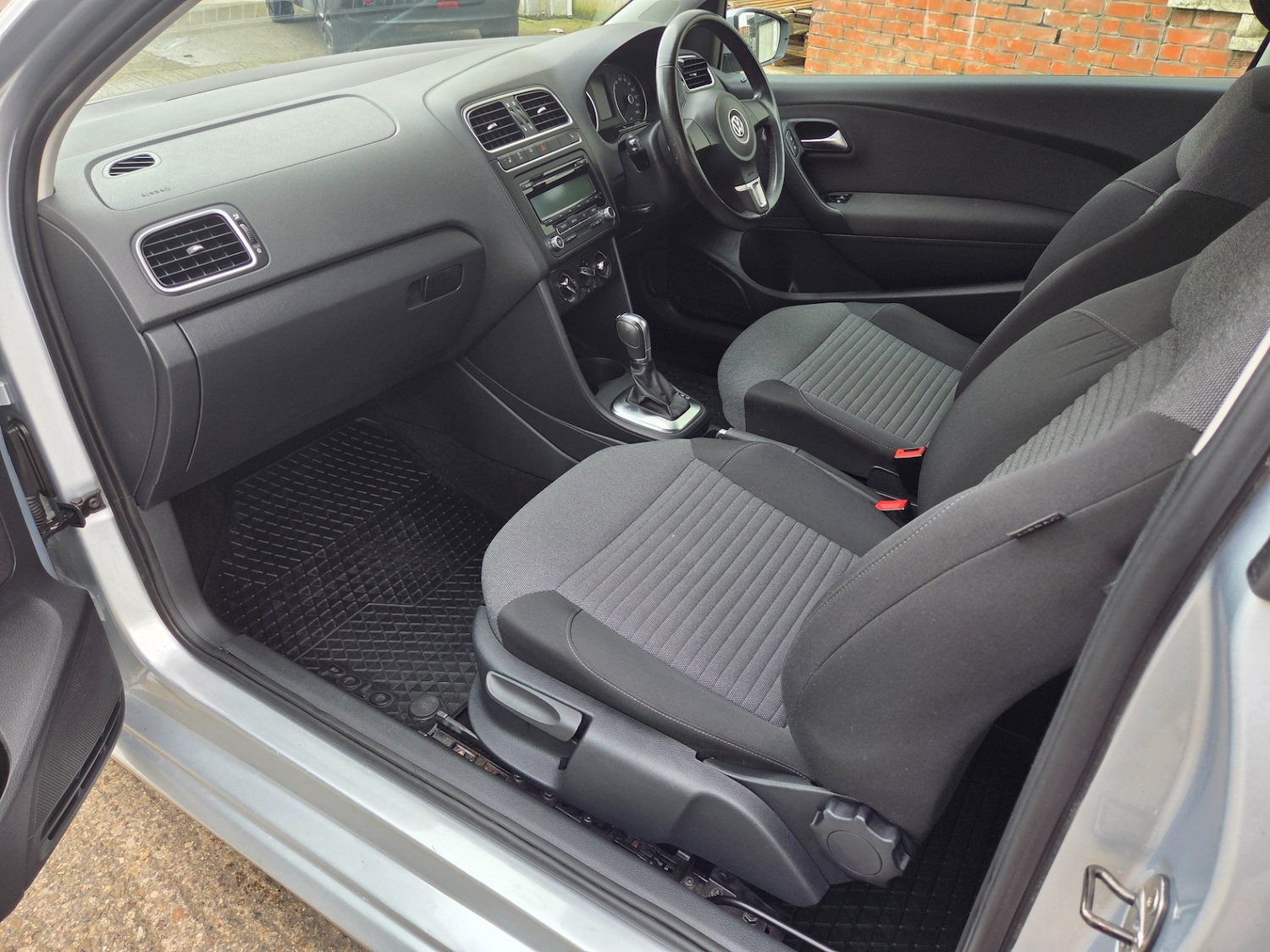 Used Volkswagen Polo 2010 for sale - 77826094: Photo 18