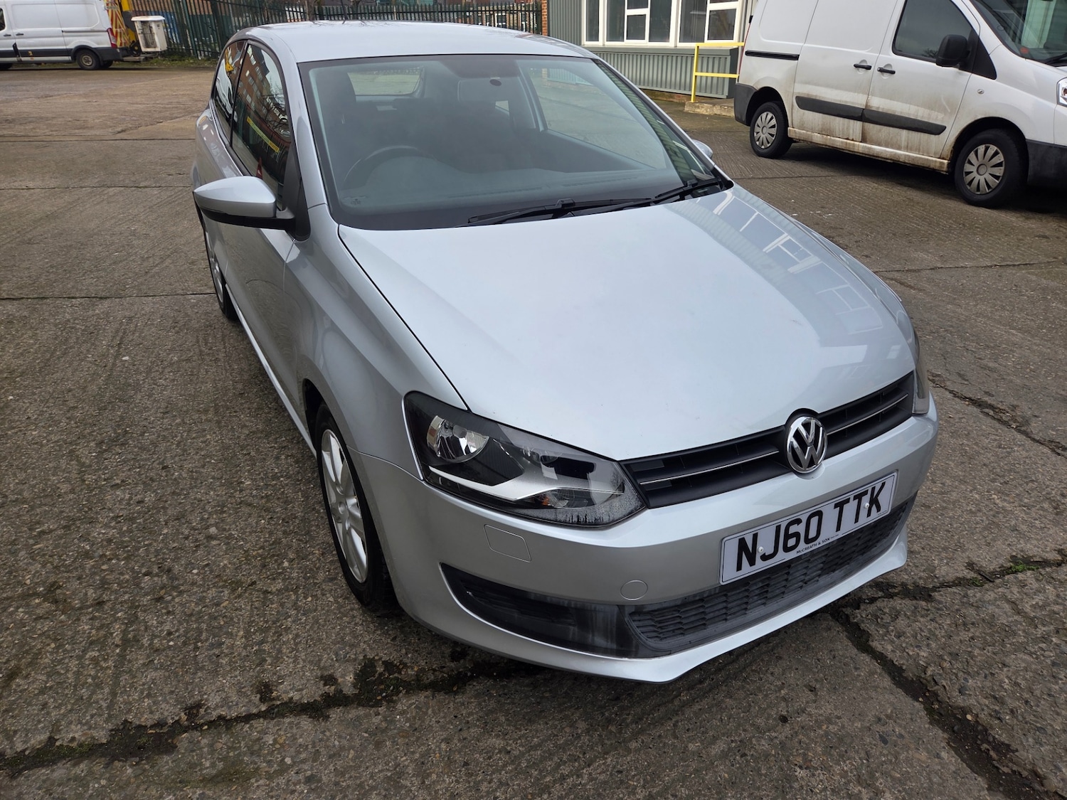 Used Volkswagen Polo 2010 for sale - 77826094: Photo 2