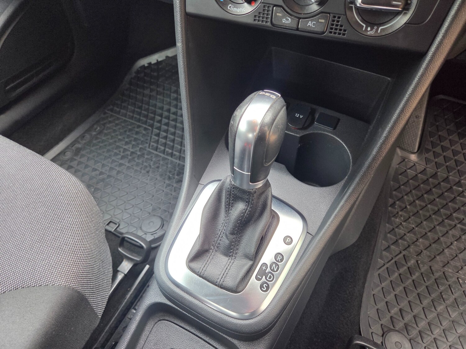 Used Volkswagen Polo 2010 for sale - 77826094: Photo 25