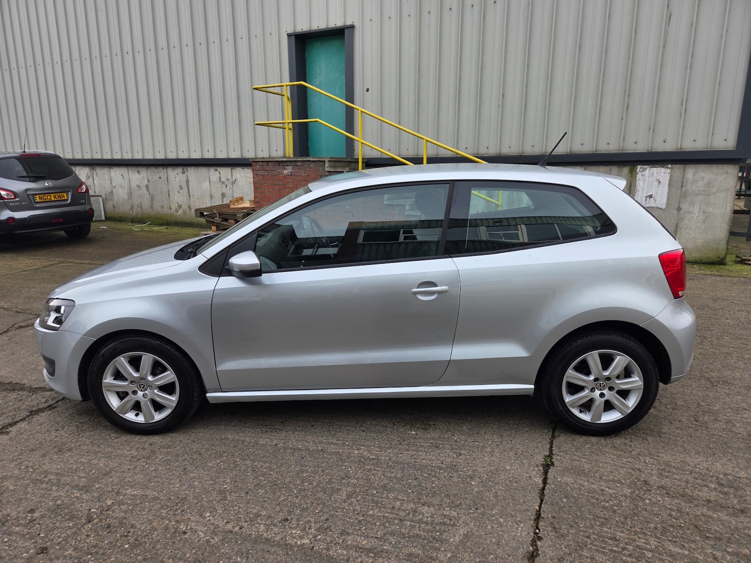 Used Volkswagen Polo 2010 for sale - 77826094: Photo 6