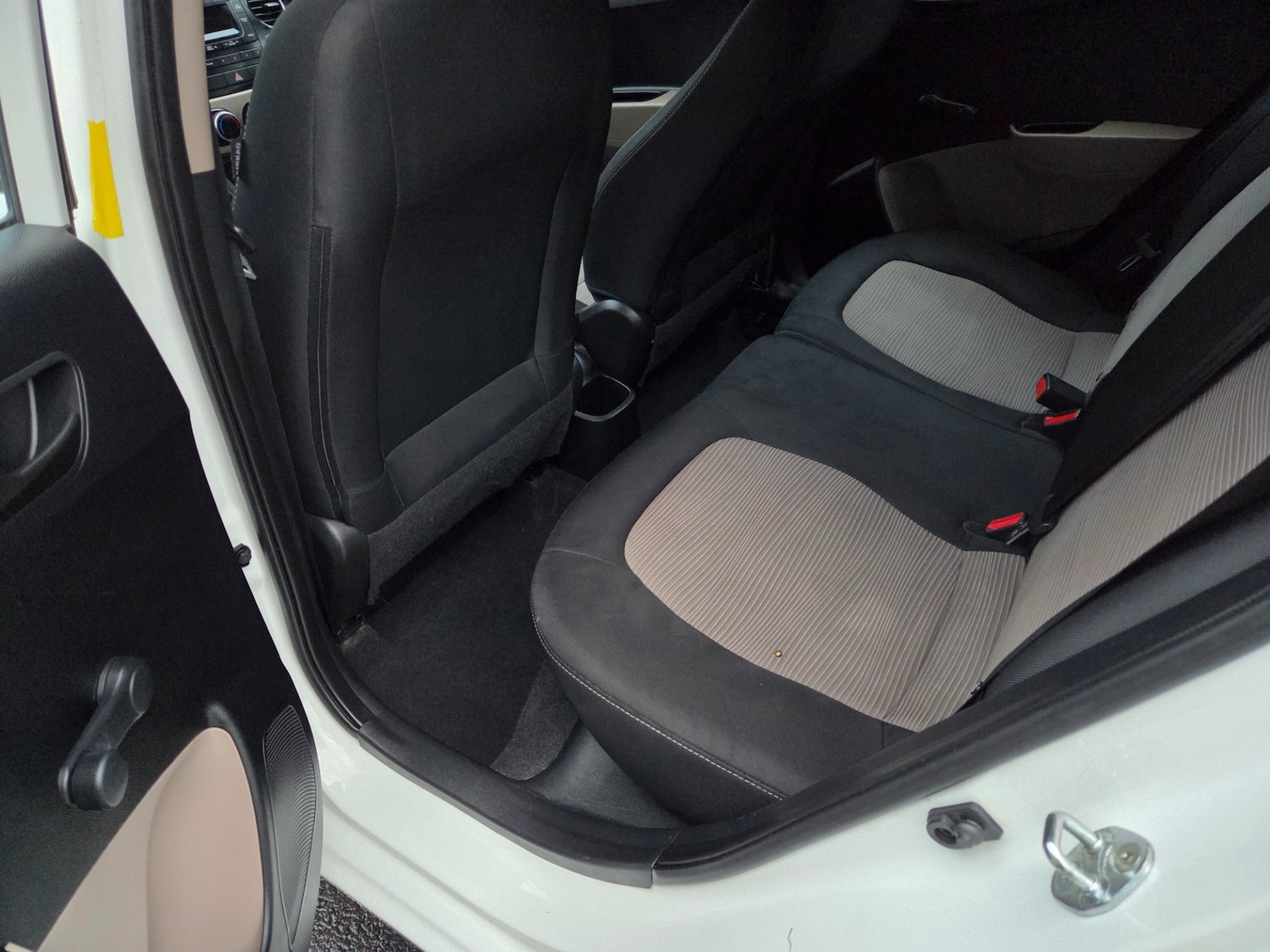 Used Hyundai i10 2015 for sale - 77826064: Photo 20