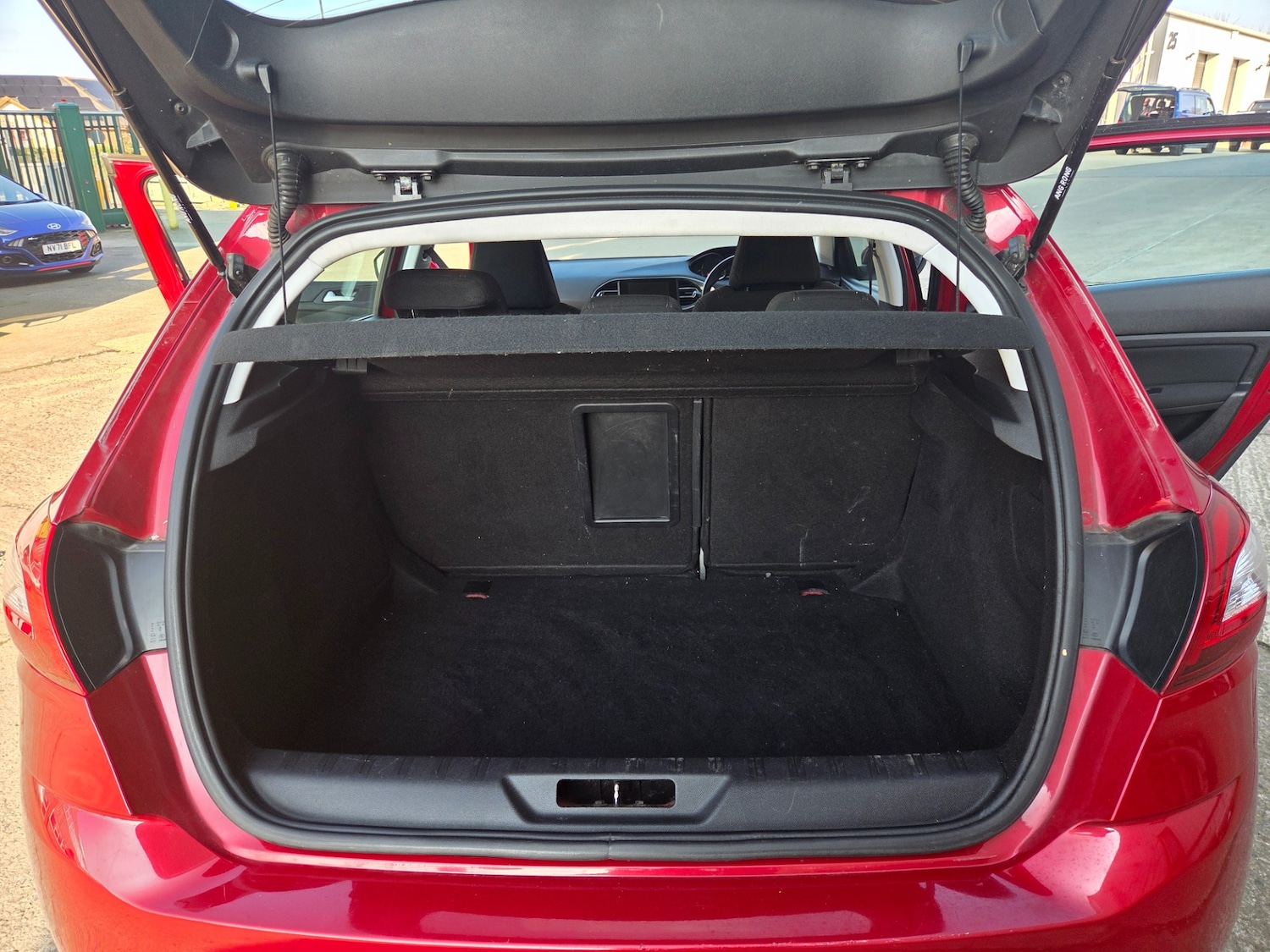 Used Peugeot 308 2015 for sale - 77826087: Photo 16