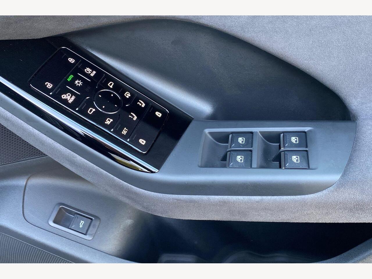 Used Audi Q6 e-tron 2025 for sale - 76679929: Photo 15