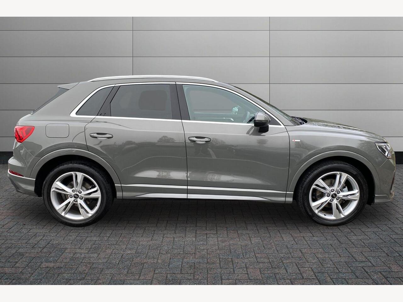 Used Audi Q3 2025 for sale - 77755410: Photo 4