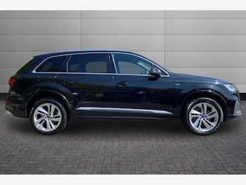 Used Audi Q7 2023 for sale - 78352510: Photo