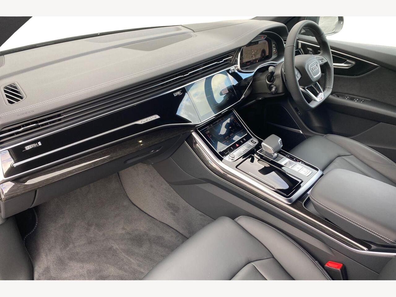 Used Audi Q8 2025 for sale - 76679420: Photo 2