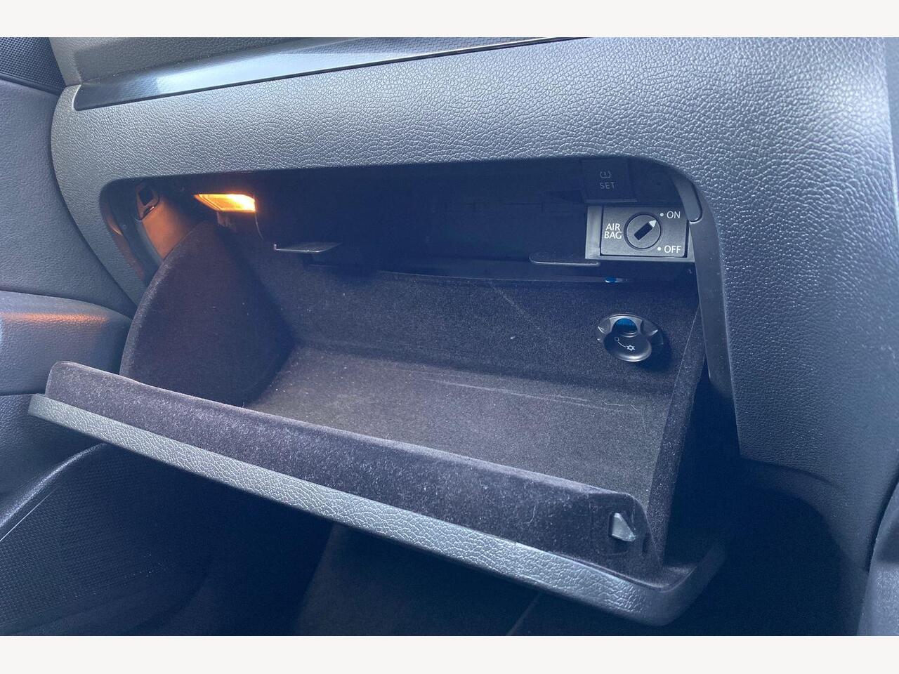 Used Volkswagen Scirocco 2017 for sale - 78183387: Photo 18