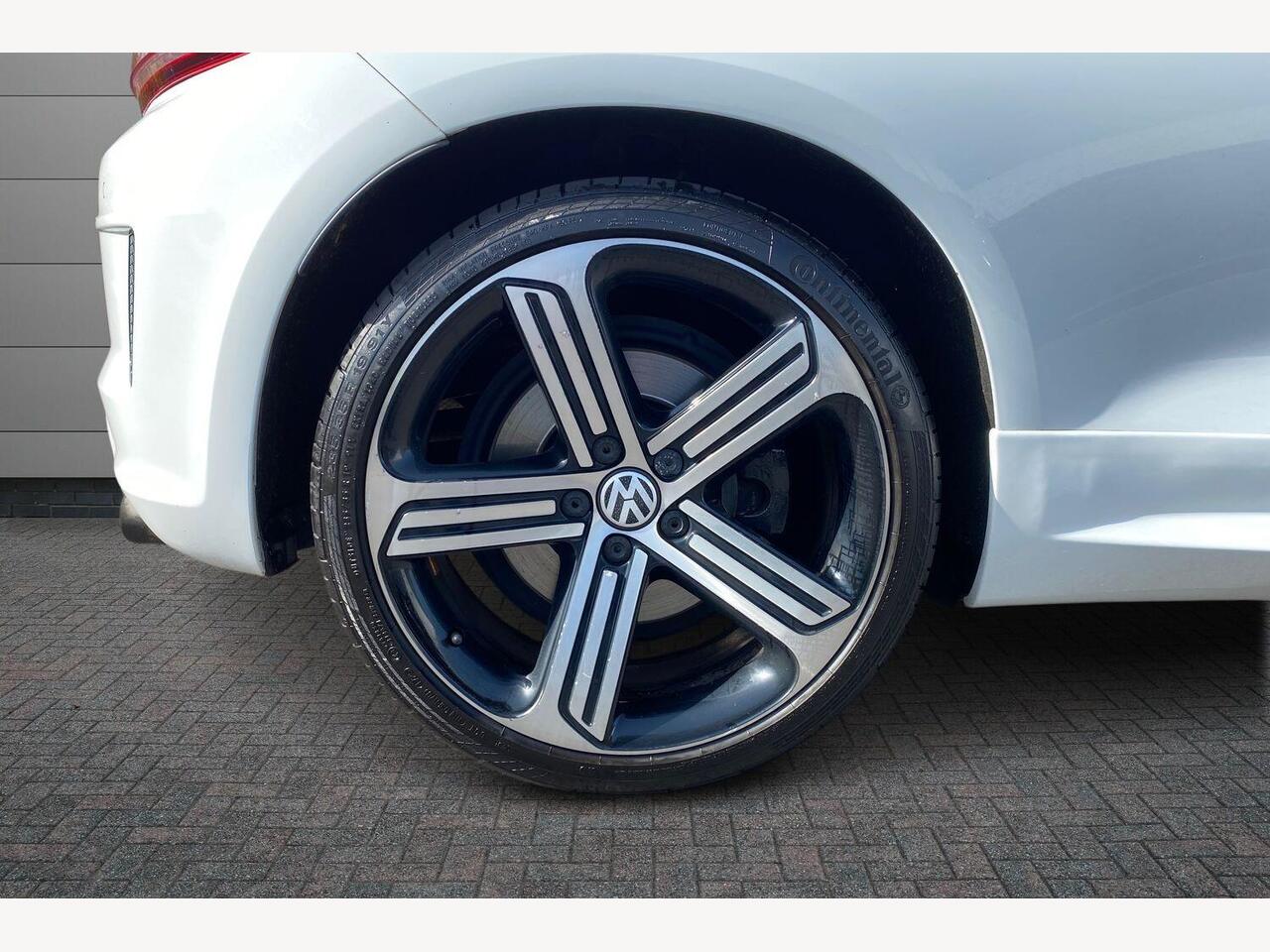 Used Volkswagen Scirocco 2017 for sale - 78183387: Photo 5