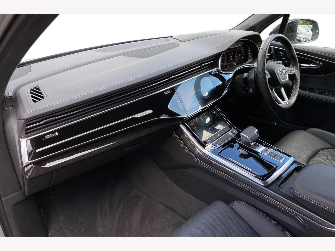 Used Audi Q7 2025 for sale - 76680233: Photo 2