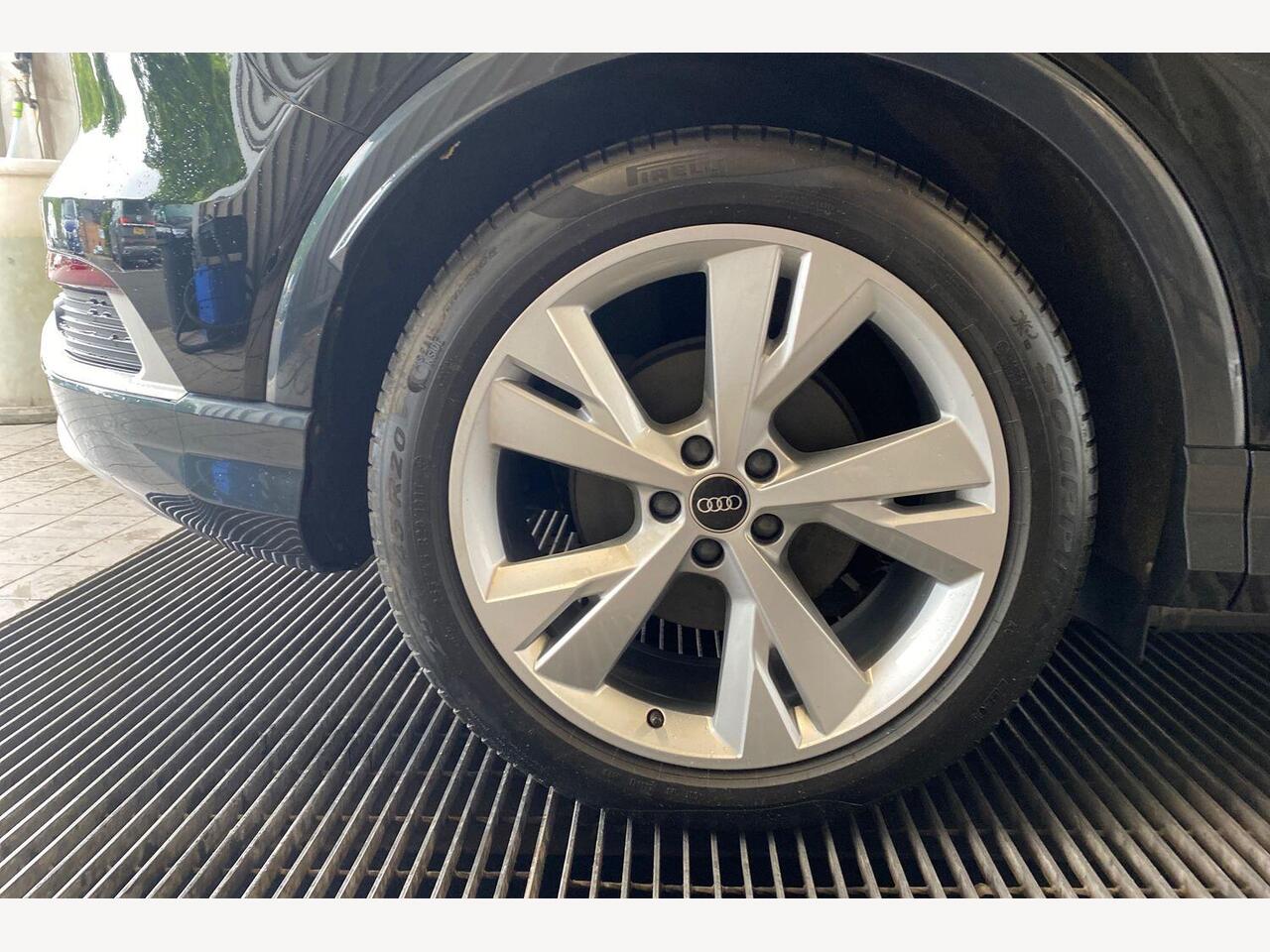 Used Audi Q4 e-tron 2023 for sale - 76772864: Photo 16