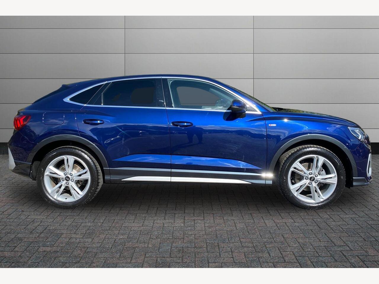 Used Audi Q3 2024 for sale - 76677040: Photo 4