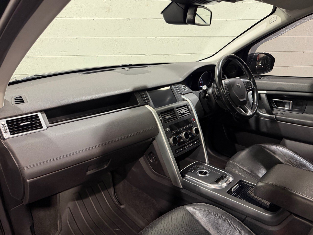 Used Land Rover Discovery Sport 2015 for sale - 77555058: Photo 13