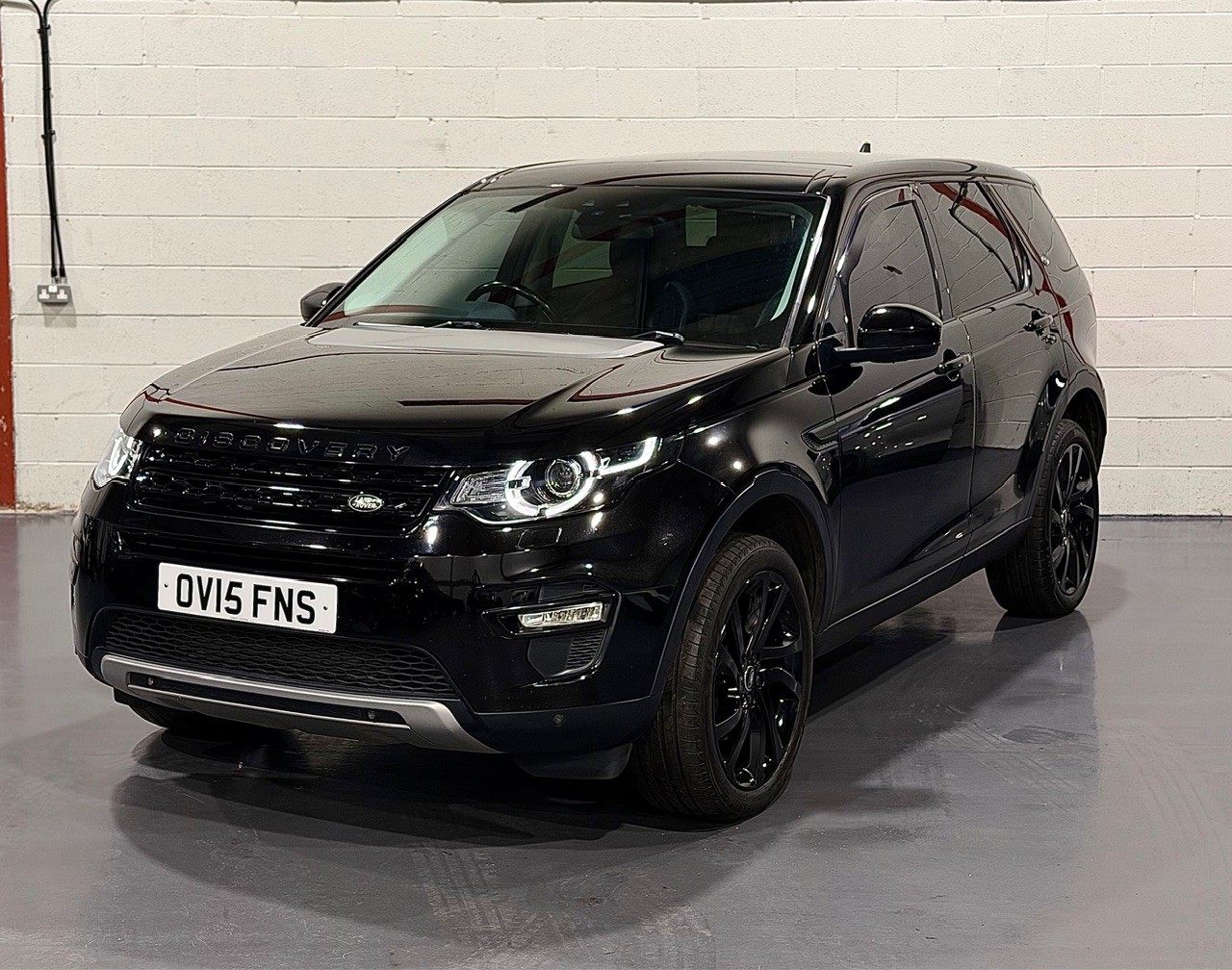 Used Land Rover Discovery Sport 2015 for sale - 77555058: Photo 2