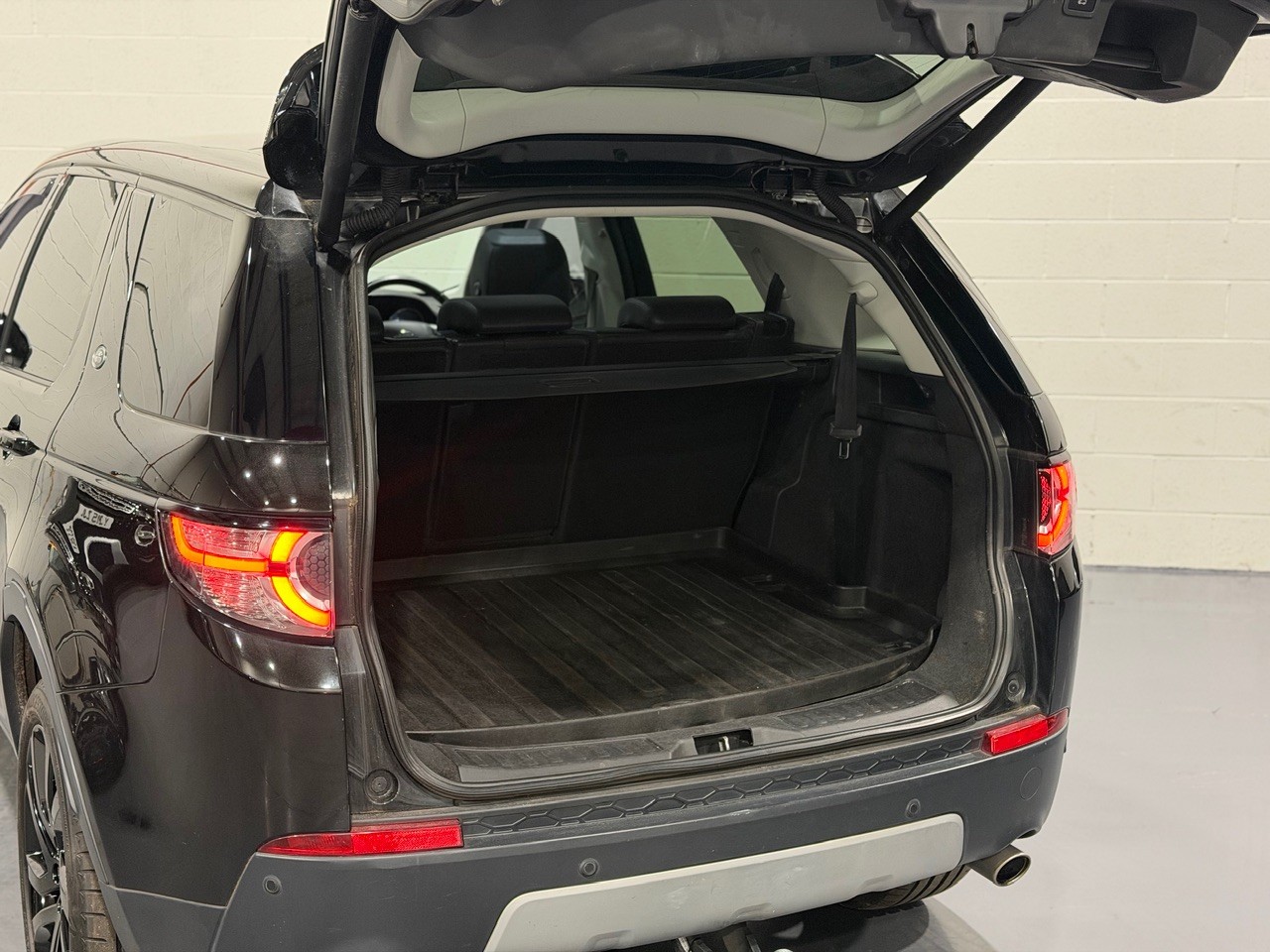 Used Land Rover Discovery Sport 2015 for sale - 77555058: Photo 5