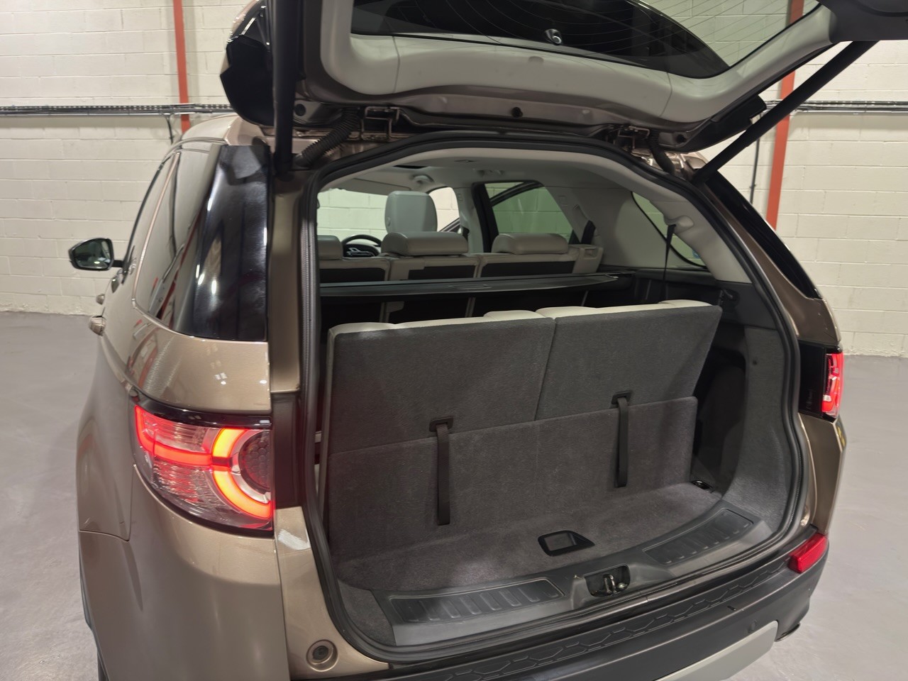 Used Land Rover Discovery Sport 2015 for sale - 76517822: Photo 14