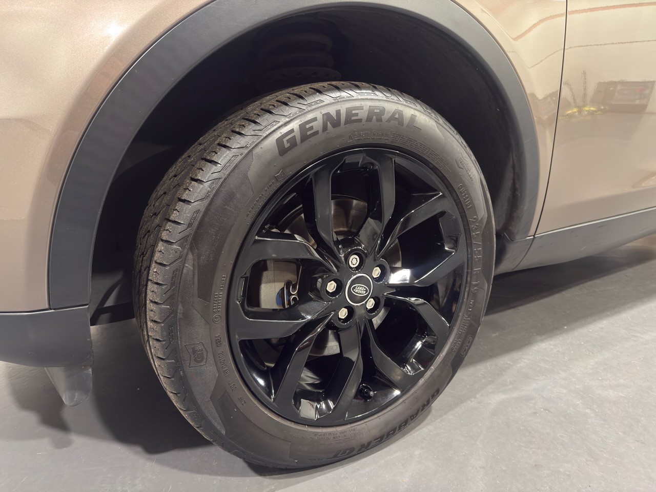 Used Land Rover Discovery Sport 2015 for sale - 76517822: Photo 16