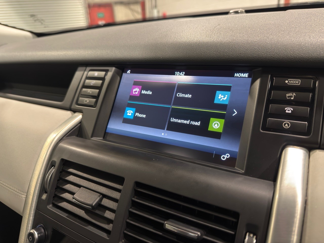 Used Land Rover Discovery Sport 2015 for sale - 76517822: Photo 17