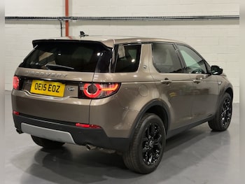 Used Land Rover Discovery Sport 2015 for sale - 76517822: Photo