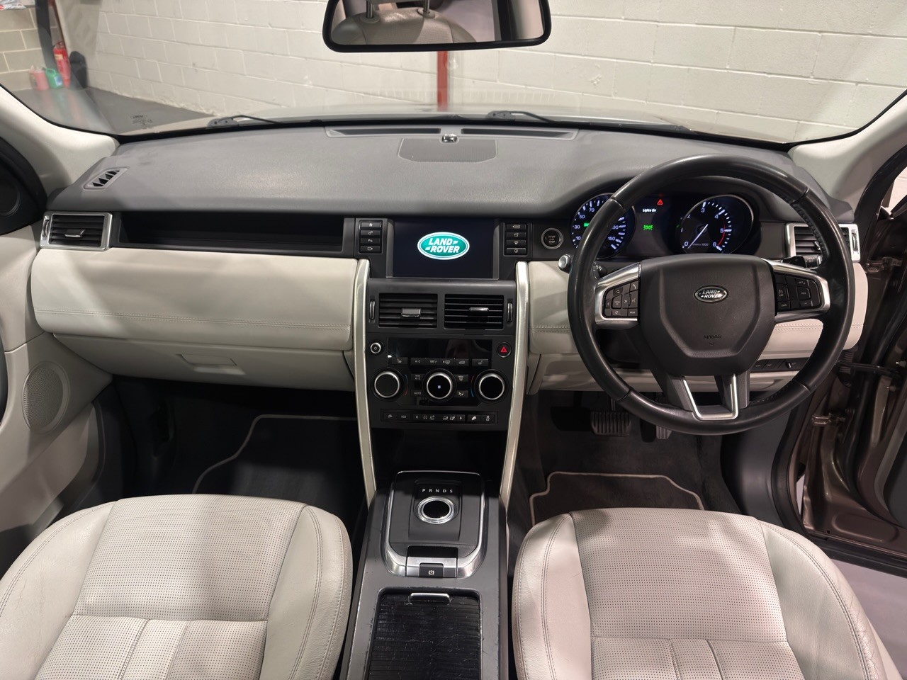 Used Land Rover Discovery Sport 2015 for sale - 76517822: Photo 9