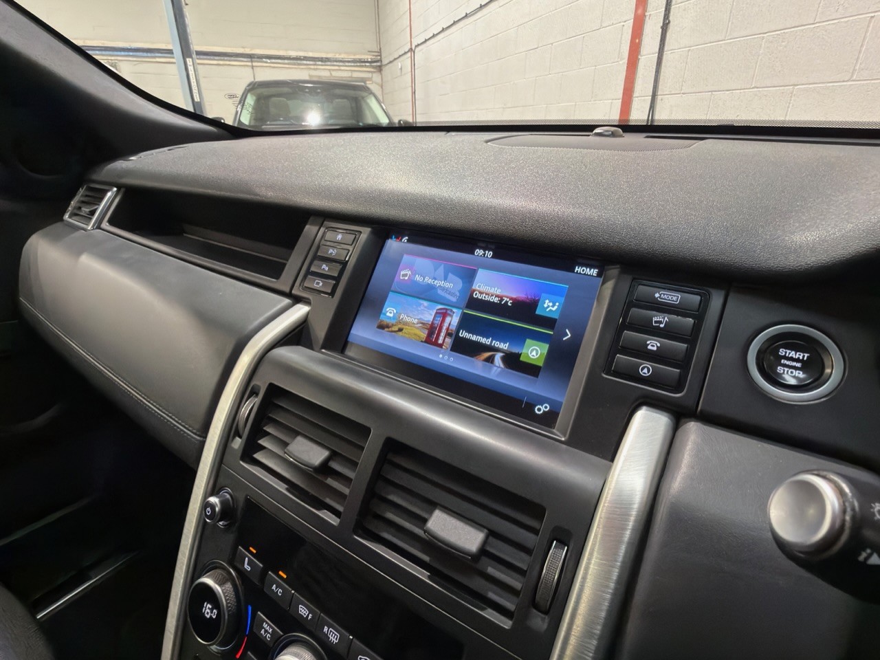 Used Land Rover Discovery Sport 2015 for sale - 77721216: Photo 29