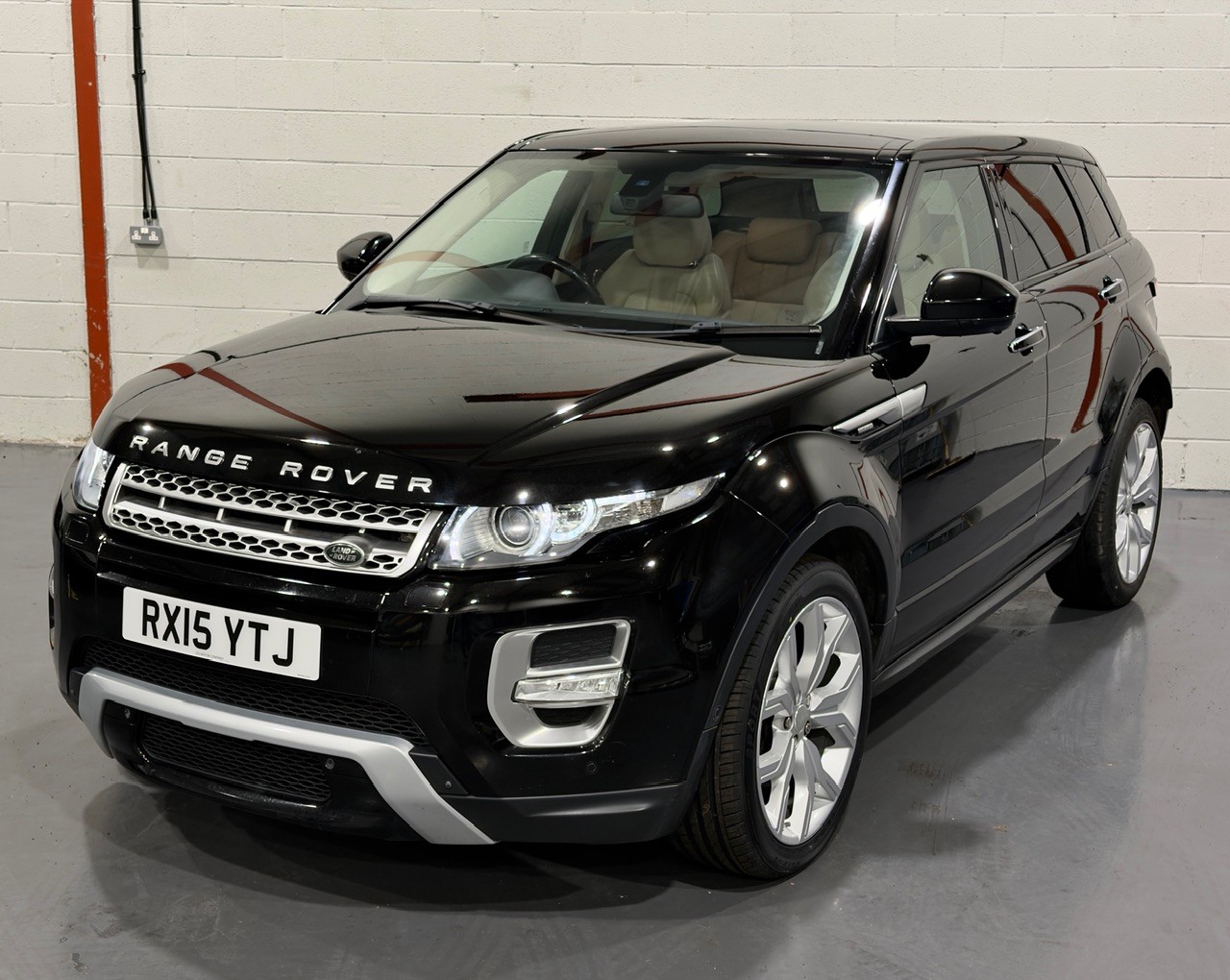 Used Land Rover Range Rover Evoque 2015 for sale - 77409535: Photo 2