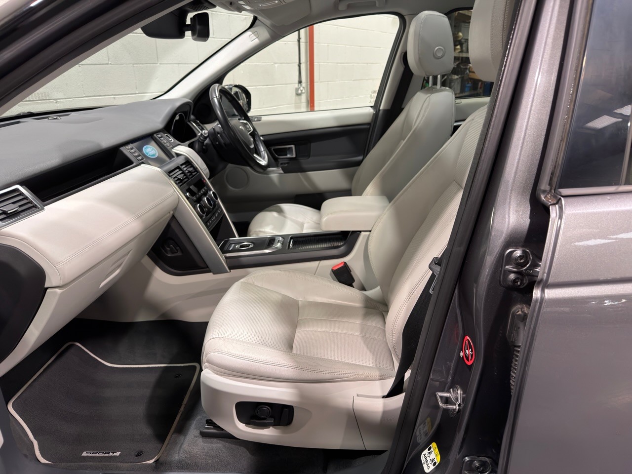 Used Land Rover Discovery Sport 2015 for sale - 77069110: Photo 12