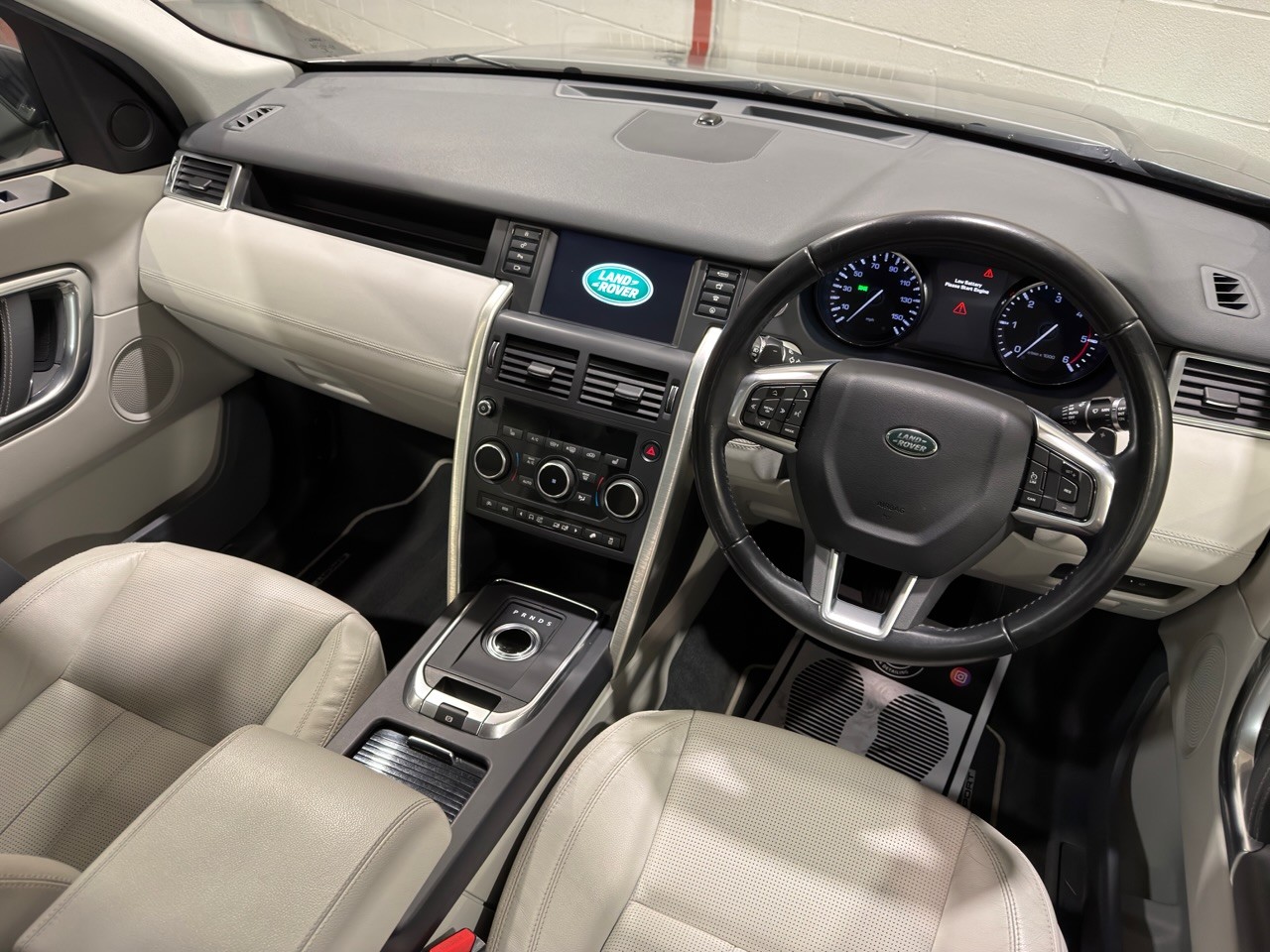 Used Land Rover Discovery Sport 2015 for sale - 77069110: Photo 19