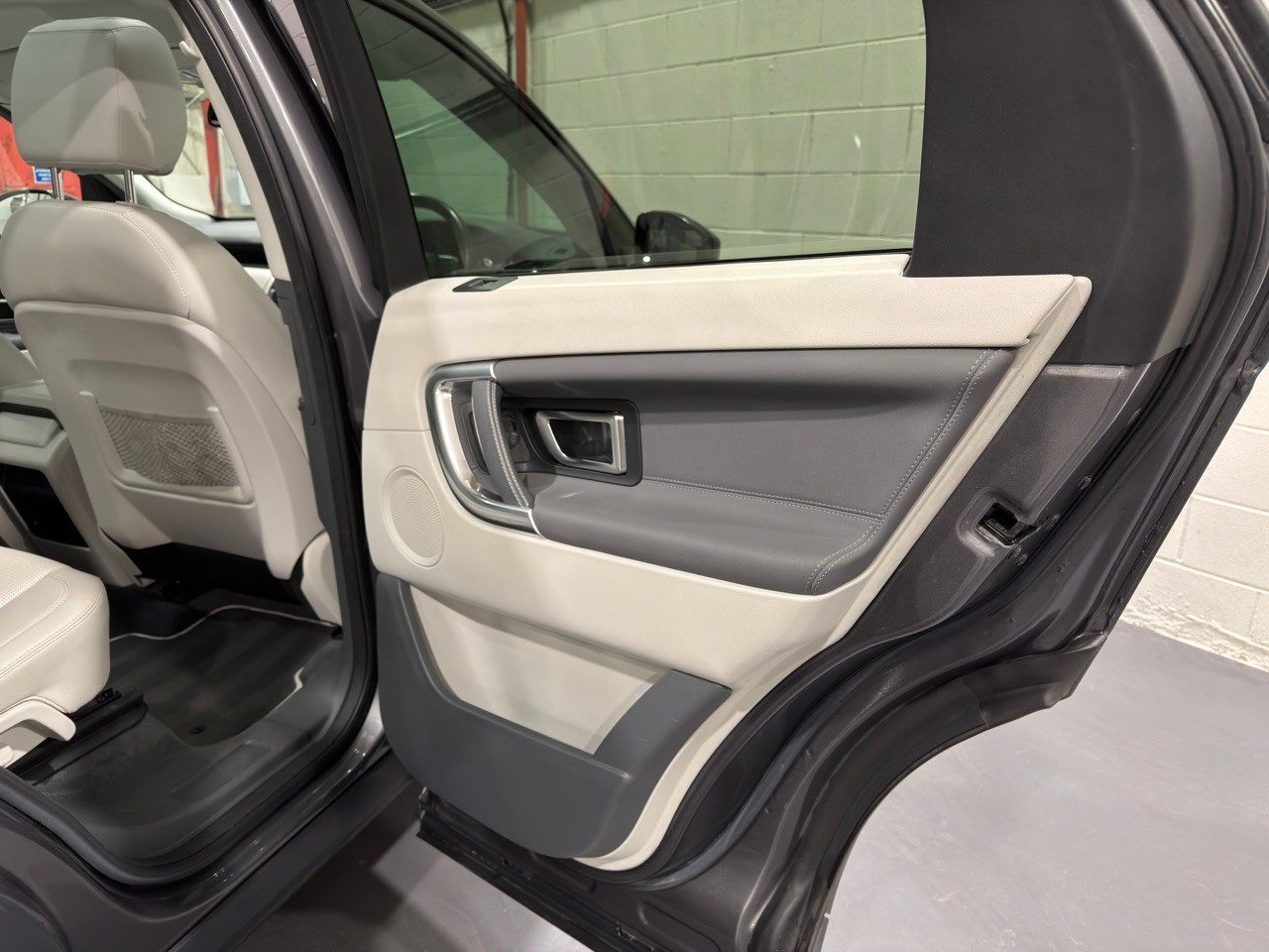 Used Land Rover Discovery Sport 2015 for sale - 77069110: Photo 21