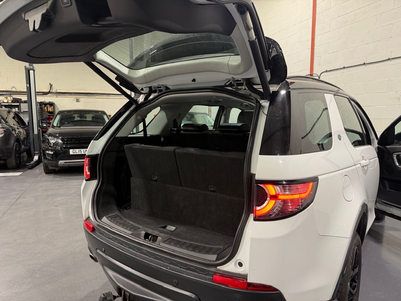 Used Land Rover Discovery Sport 2015 for sale - 77555102: Photo 11