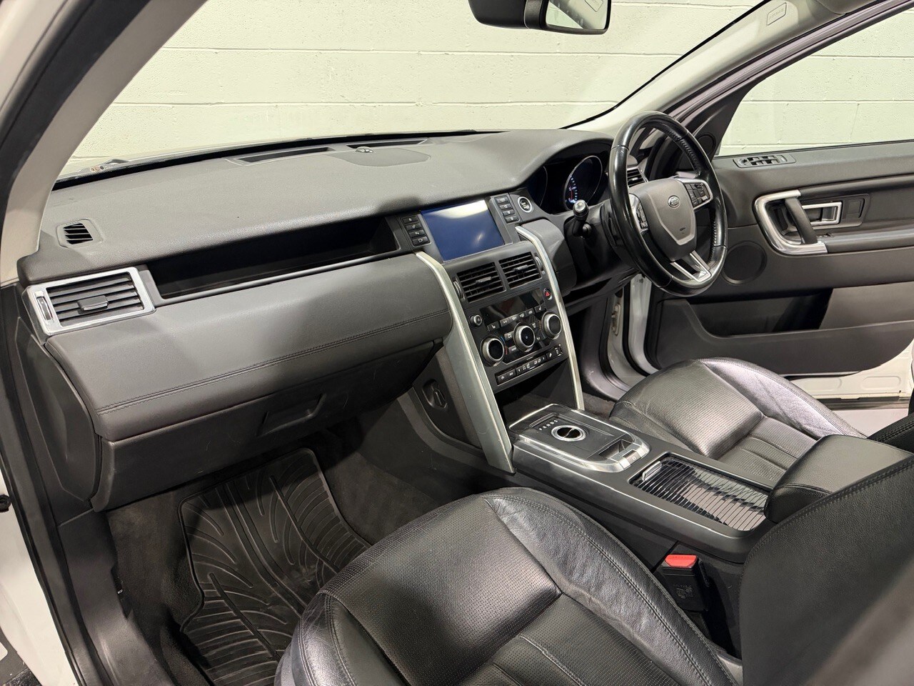 Used Land Rover Discovery Sport 2015 for sale - 77555102: Photo 15